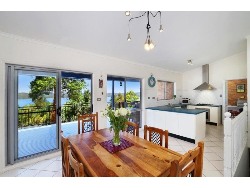 135 Broadwater Drive, Saratoga NSW 2251