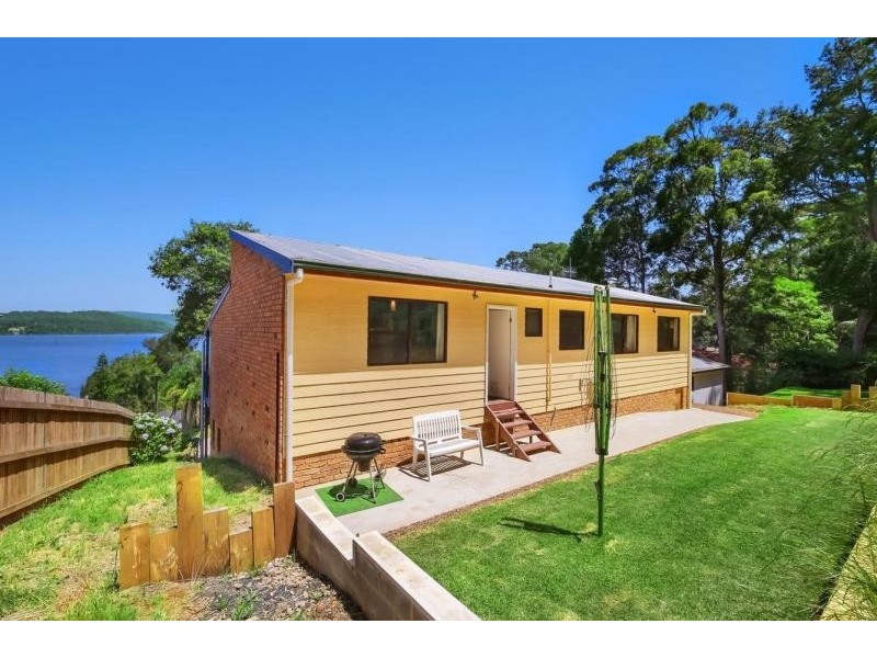 135 Broadwater Drive, Saratoga NSW 2251