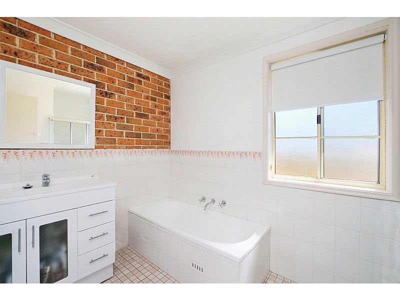 1/7 Bellbrook Close, Green Point NSW 2251