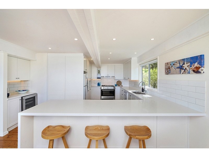4 Austral Ave, Avoca Beach NSW 2251