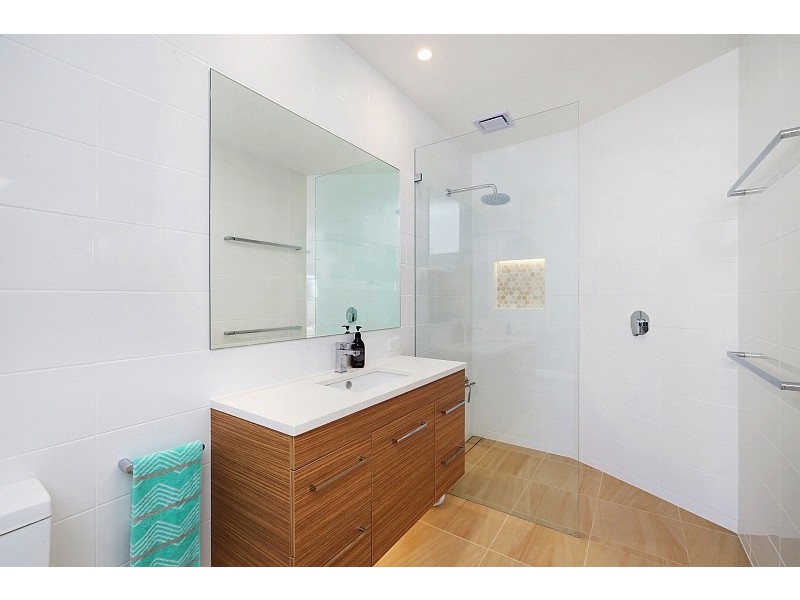 4 Austral Ave, Avoca Beach NSW 2251