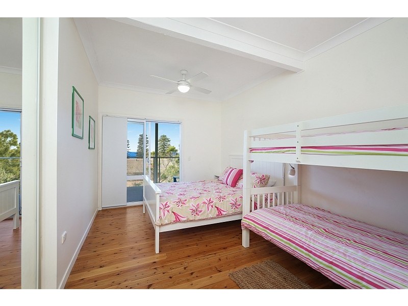 4 Austral Ave, Avoca Beach NSW 2251