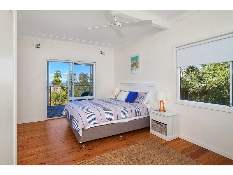 4 Austral Ave, Avoca Beach NSW 2251