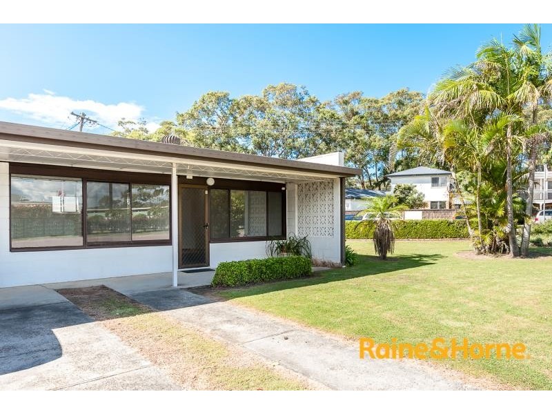 1/3 Bias Avenue, Bateau Bay NSW 2261