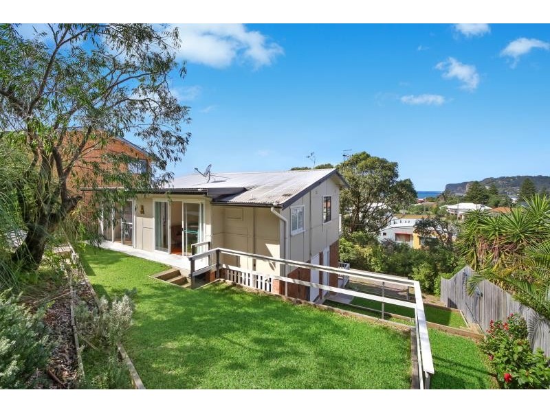 5 Elgata Avenue, North Avoca NSW 2260