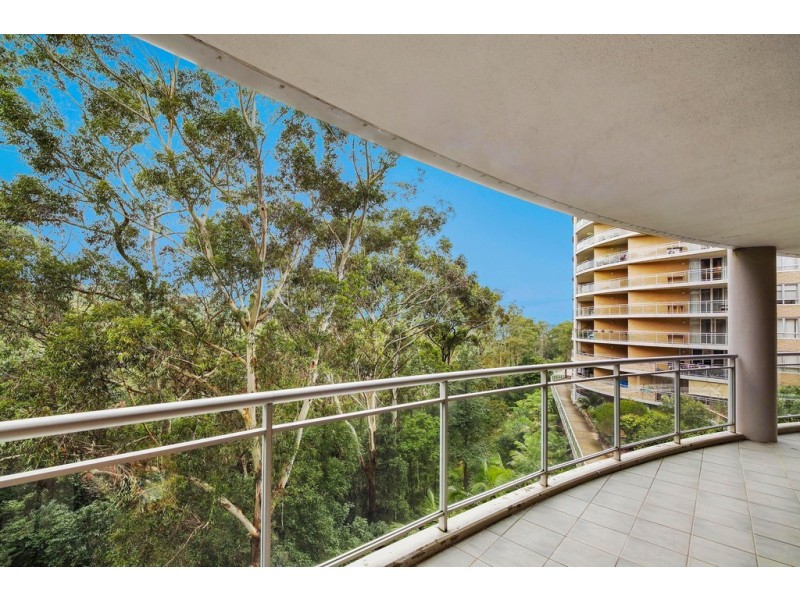 323/80 John Whiteway Drive, Gosford NSW 2250