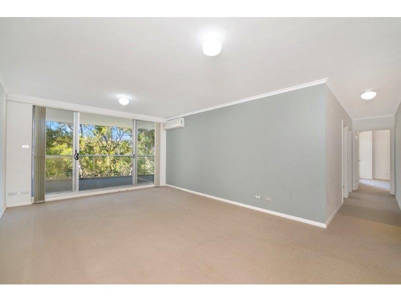 323/80 John Whiteway Drive, Gosford NSW 2250