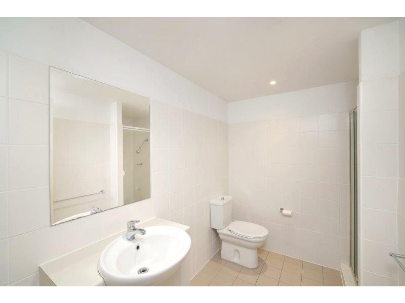 323/80 John Whiteway Drive, Gosford NSW 2250