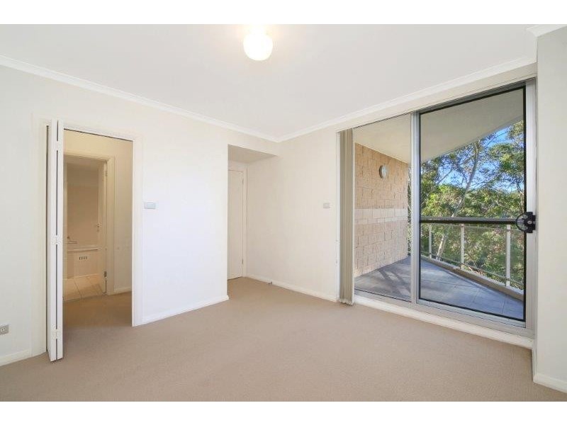 323/80 John Whiteway Drive, Gosford NSW 2250