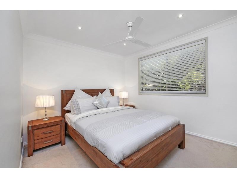 2/7 Smillie Avenue, Terrigal NSW 2260
