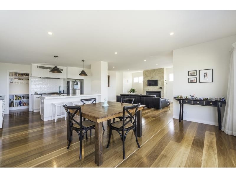 126 Ocean View Drive, Wamberal NSW 2260