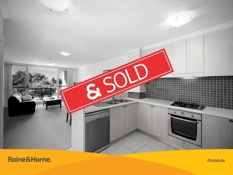 144/80 JOHN WHITEWAY DRIVE, Gosford NSW 2250