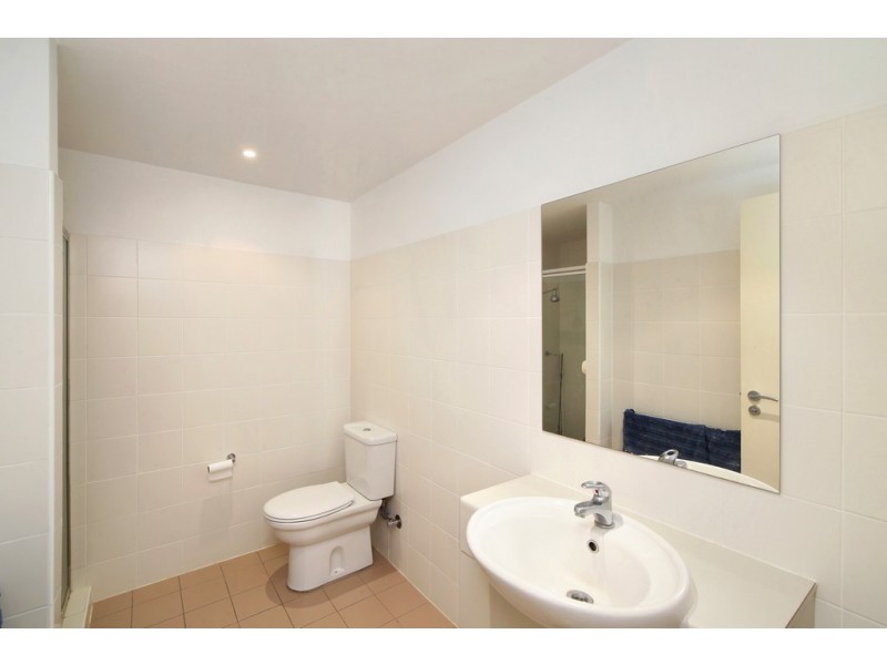 144/80 JOHN WHITEWAY DRIVE, Gosford NSW 2250