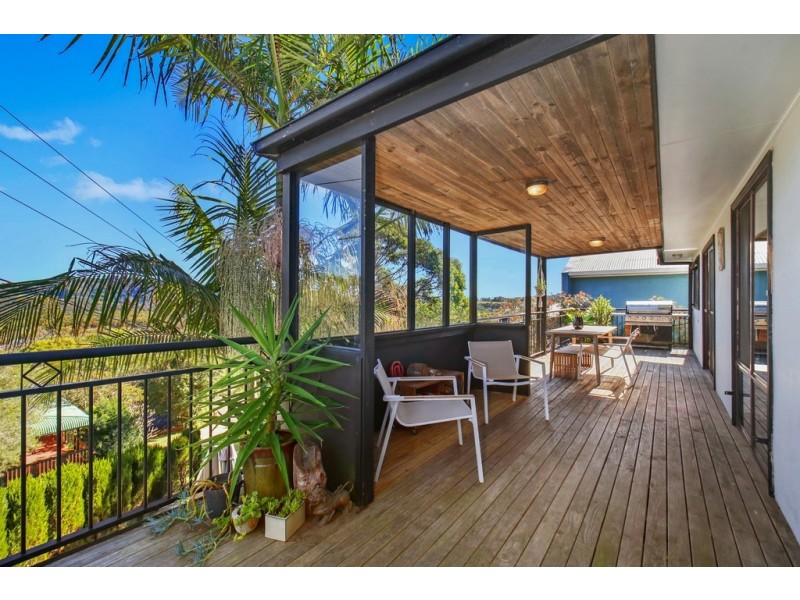 21 Lowanna Ave, Forresters Beach NSW 2260
