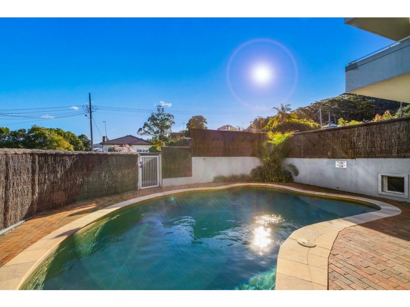 2/13-15 Moore Street, West Gosford NSW 2250