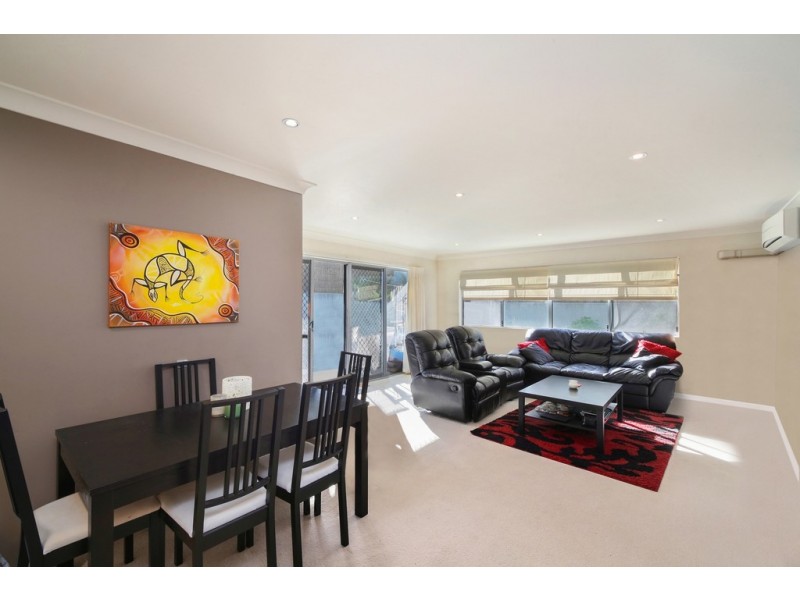 2/13-15 Moore Street, West Gosford NSW 2250