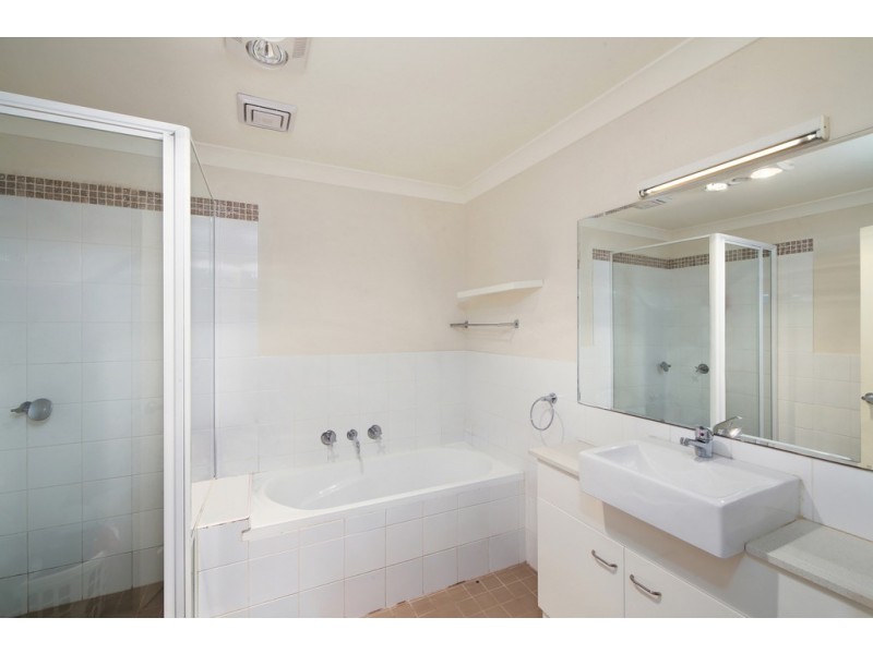 2/13-15 Moore Street, West Gosford NSW 2250