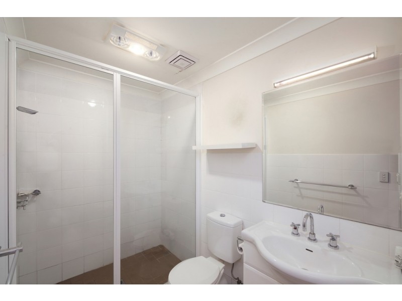 2/13-15 Moore Street, West Gosford NSW 2250