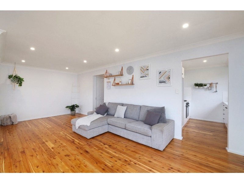 16b Coraki Cl, Ourimbah NSW 2258