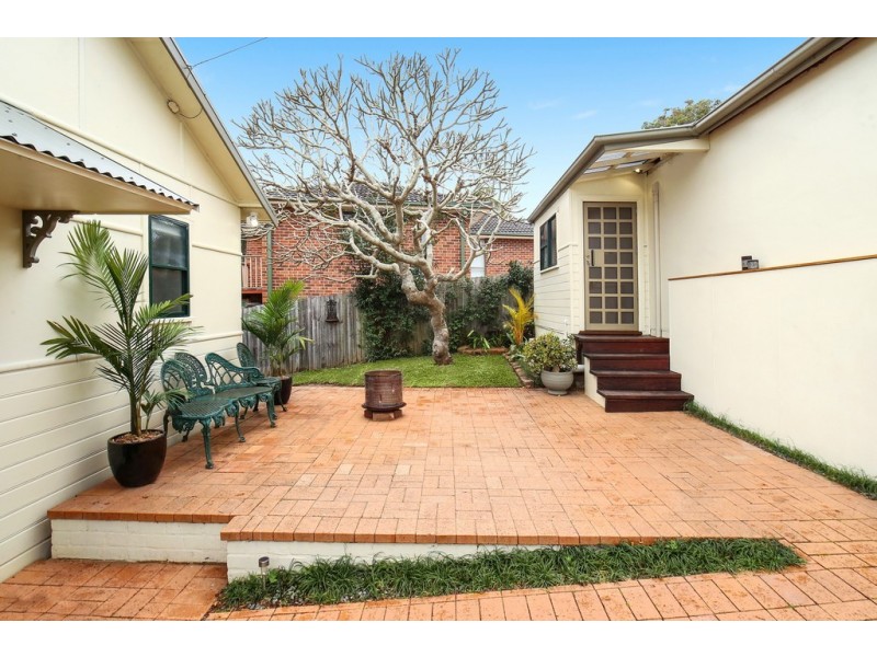 30 Ridgway Road, Avoca Beach NSW 2251
