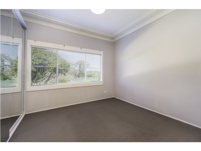 4 Glencoe Avenue, Wyoming NSW 2250