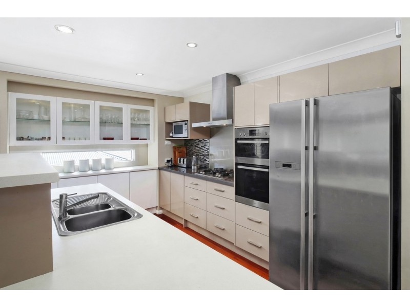 2/31 Karani Ave, Avoca Beach NSW 2251