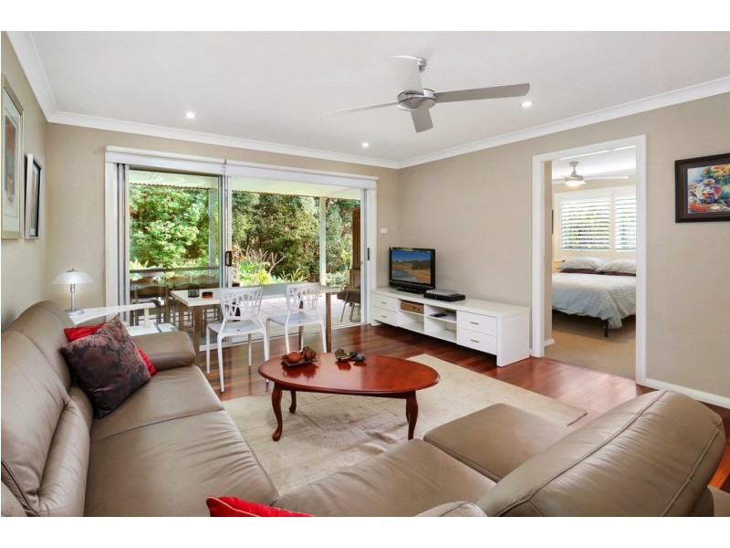 2/31 Karani Ave, Avoca Beach NSW 2251