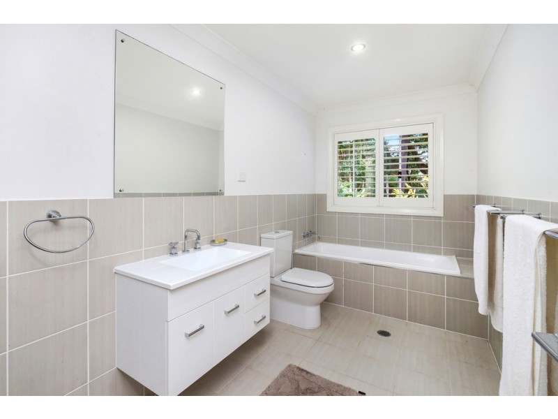 2/31 Karani Ave, Avoca Beach NSW 2251