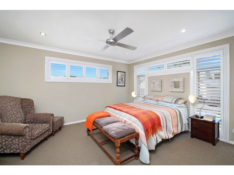 2/31 Karani Ave, Avoca Beach NSW 2251