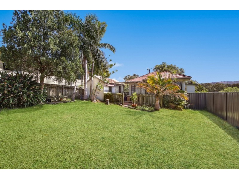 3 Matthews Parade, Point Clare NSW 2250