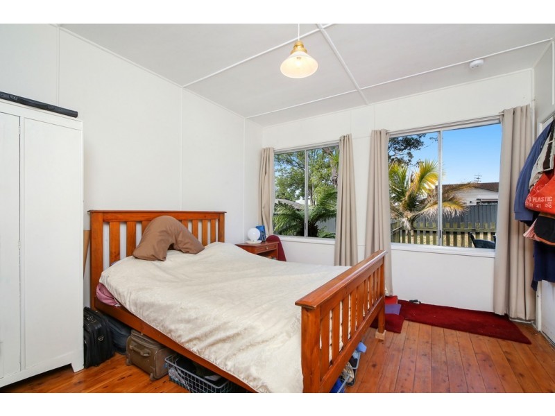 3 Matthews Parade, Point Clare NSW 2250