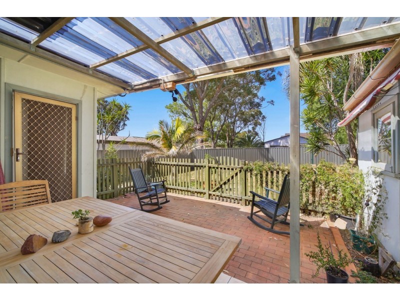 3 Matthews Parade, Point Clare NSW 2250