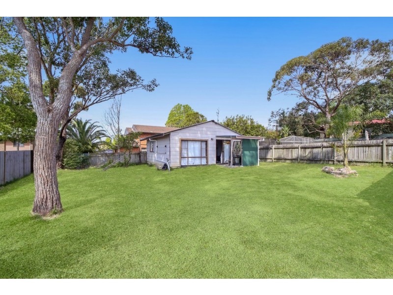 3 Matthews Parade, Point Clare NSW 2250