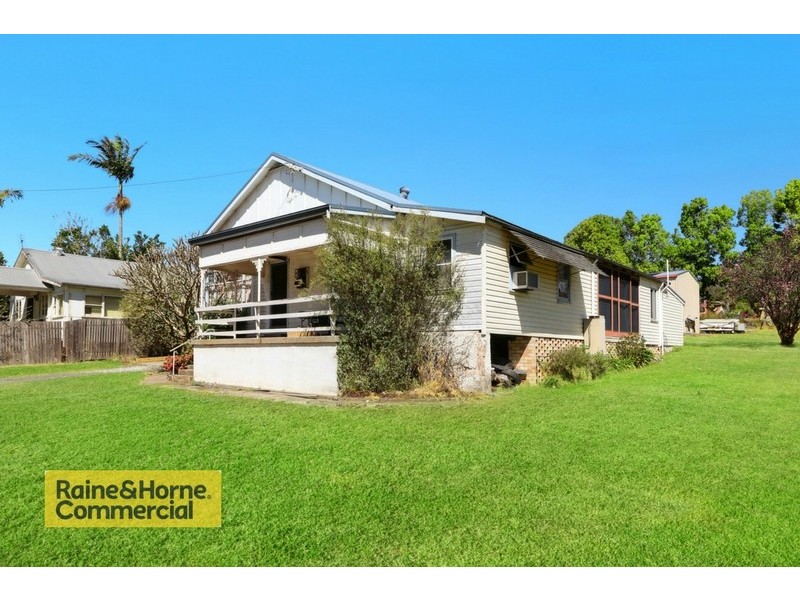 10 CARY STREET, Wyoming NSW 2250