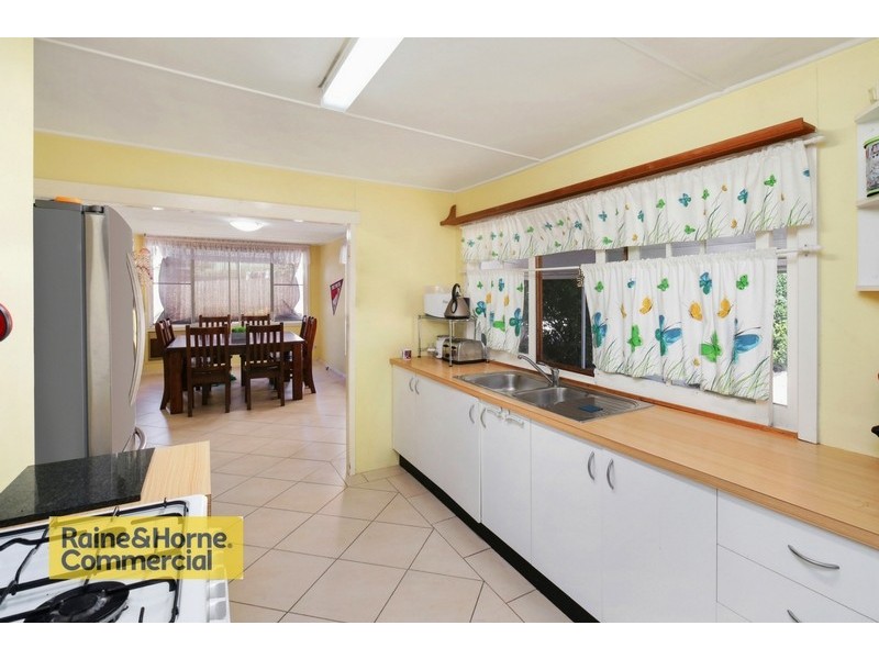 10 CARY STREET, Wyoming NSW 2250