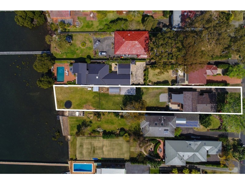 87 Albany Street, Point Frederick NSW 2250