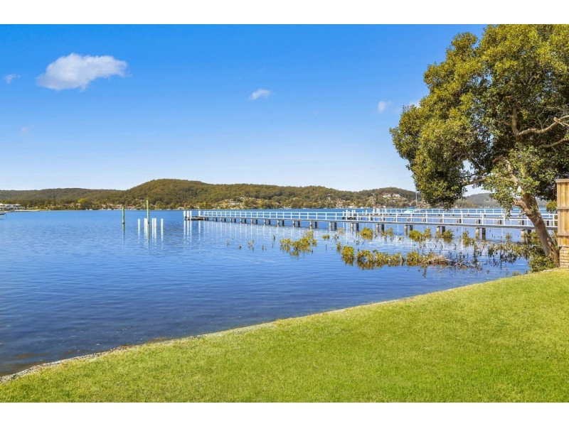 87 Albany Street, Point Frederick NSW 2250