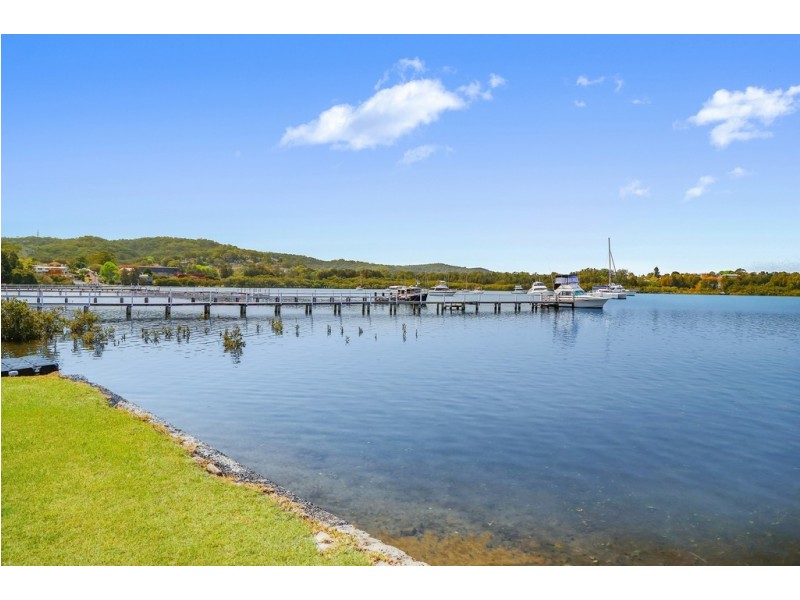 87 Albany Street, Point Frederick NSW 2250