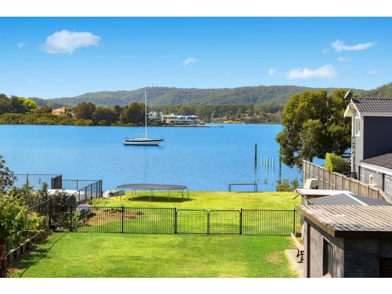 87 Albany Street, Point Frederick NSW 2250