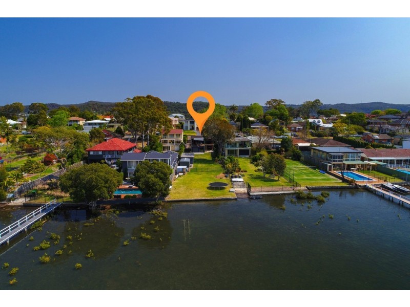87 Albany Street, Point Frederick NSW 2250