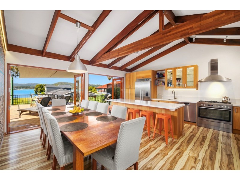 87 Albany Street, Point Frederick NSW 2250