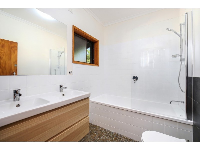 87 Albany Street, Point Frederick NSW 2250