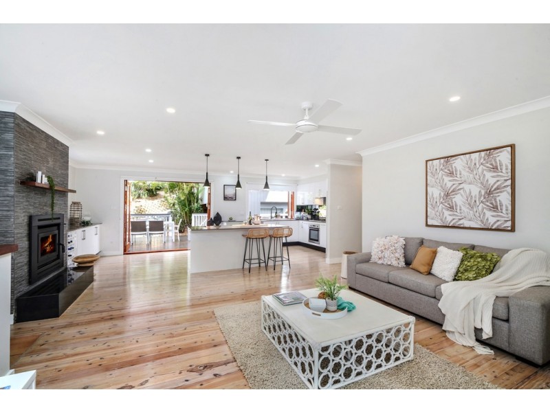 11 Gill Avenue, Avoca Beach NSW 2251