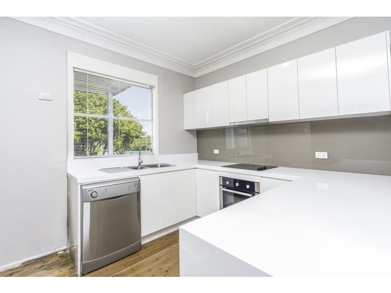 4 Glencoe Avenue, Wyoming NSW 2250