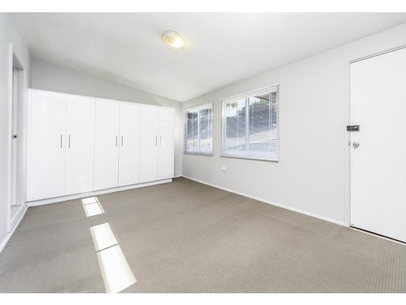 4 Glencoe Avenue, Wyoming NSW 2250