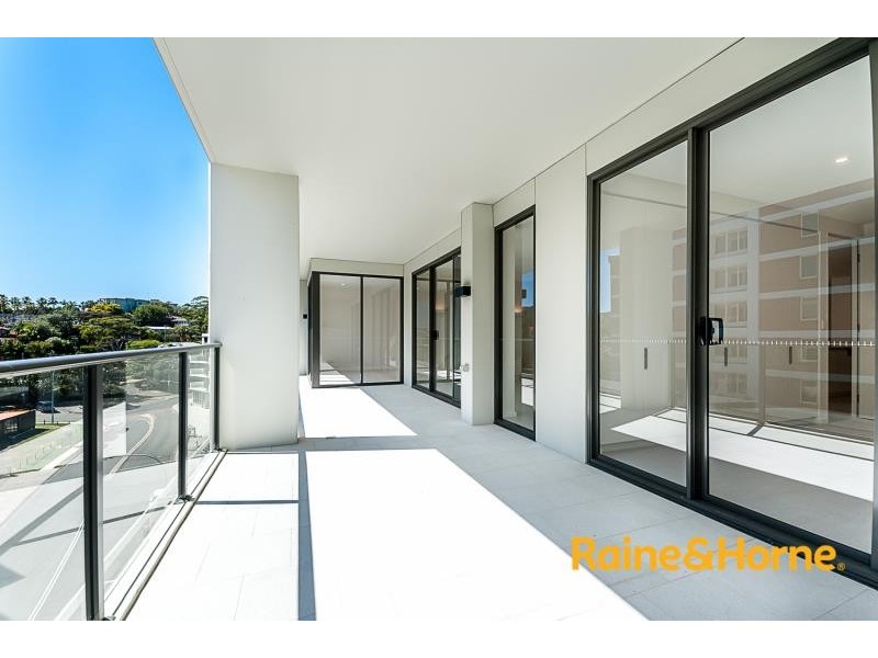 502/6 Pine Tree Lane, Terrigal NSW 2260