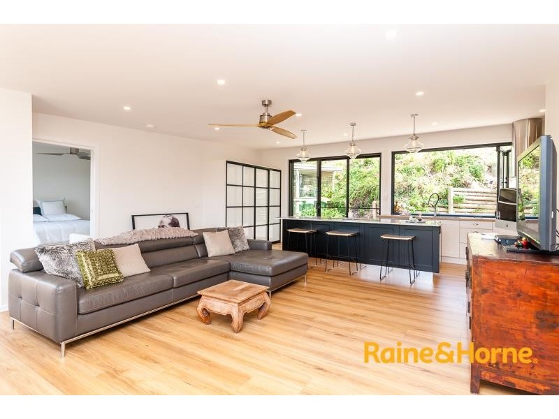 2 Benjamin Place, Saratoga NSW 2251