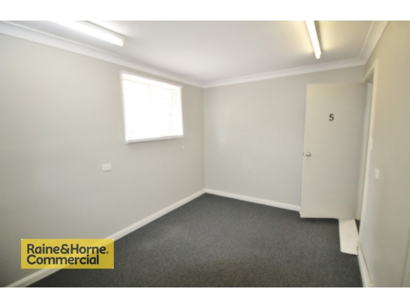 4 Chetwynd Rd, Erina NSW 2250