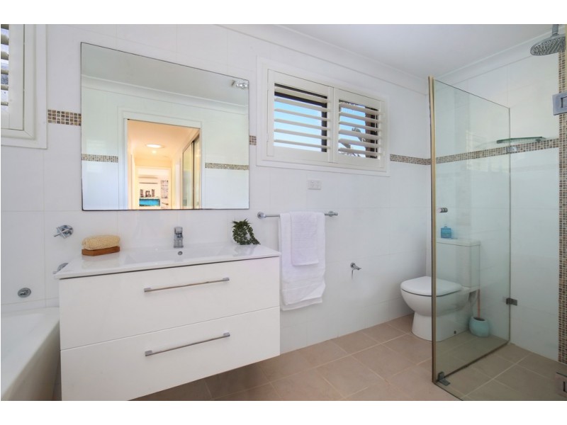 15 Parrendi Close, Avoca Beach NSW 2251