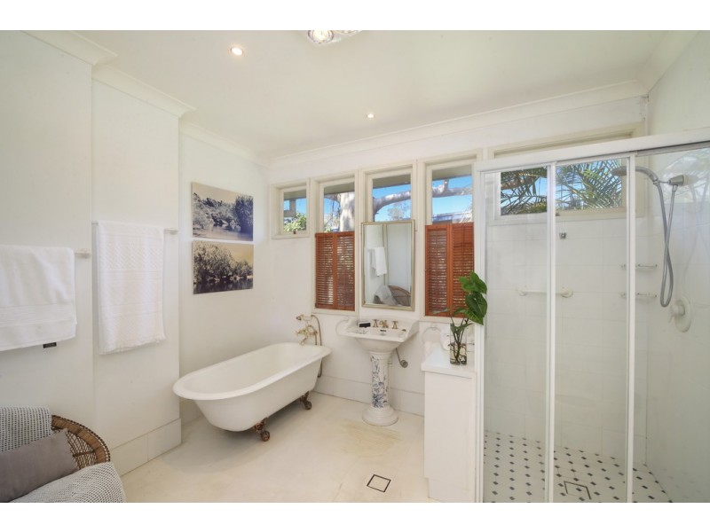 19 Trelawney Street, Killarney Vale NSW 2261
